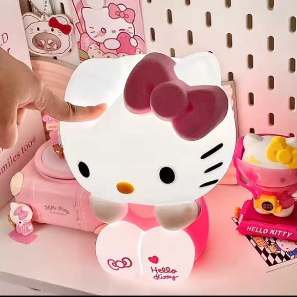 EXCLUSIVE - Hello Kitty Soft Touch LED Night Light - Picture 3 of 8